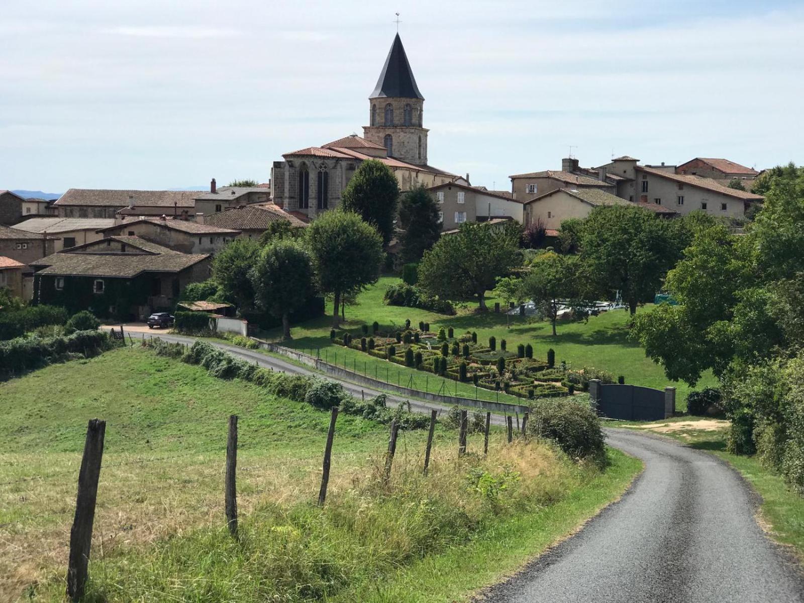 Le Jardin De Chignore Vollore-Ville Exterior foto